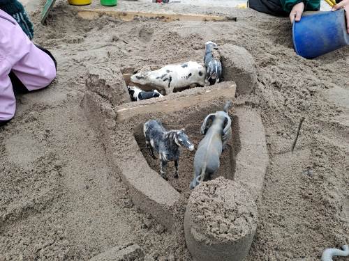 Dyrene i sandkassa får nye innhegninger så de ikke rømmer til skogs